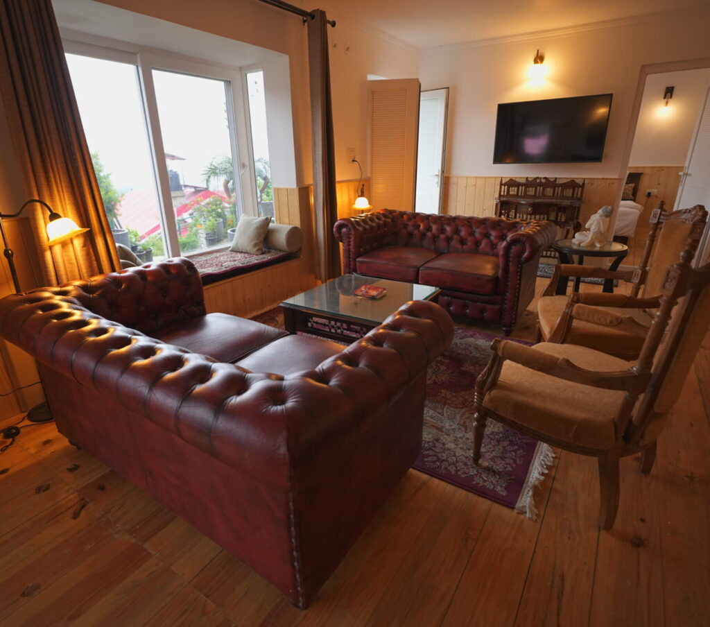 NAINA LIVING AREA