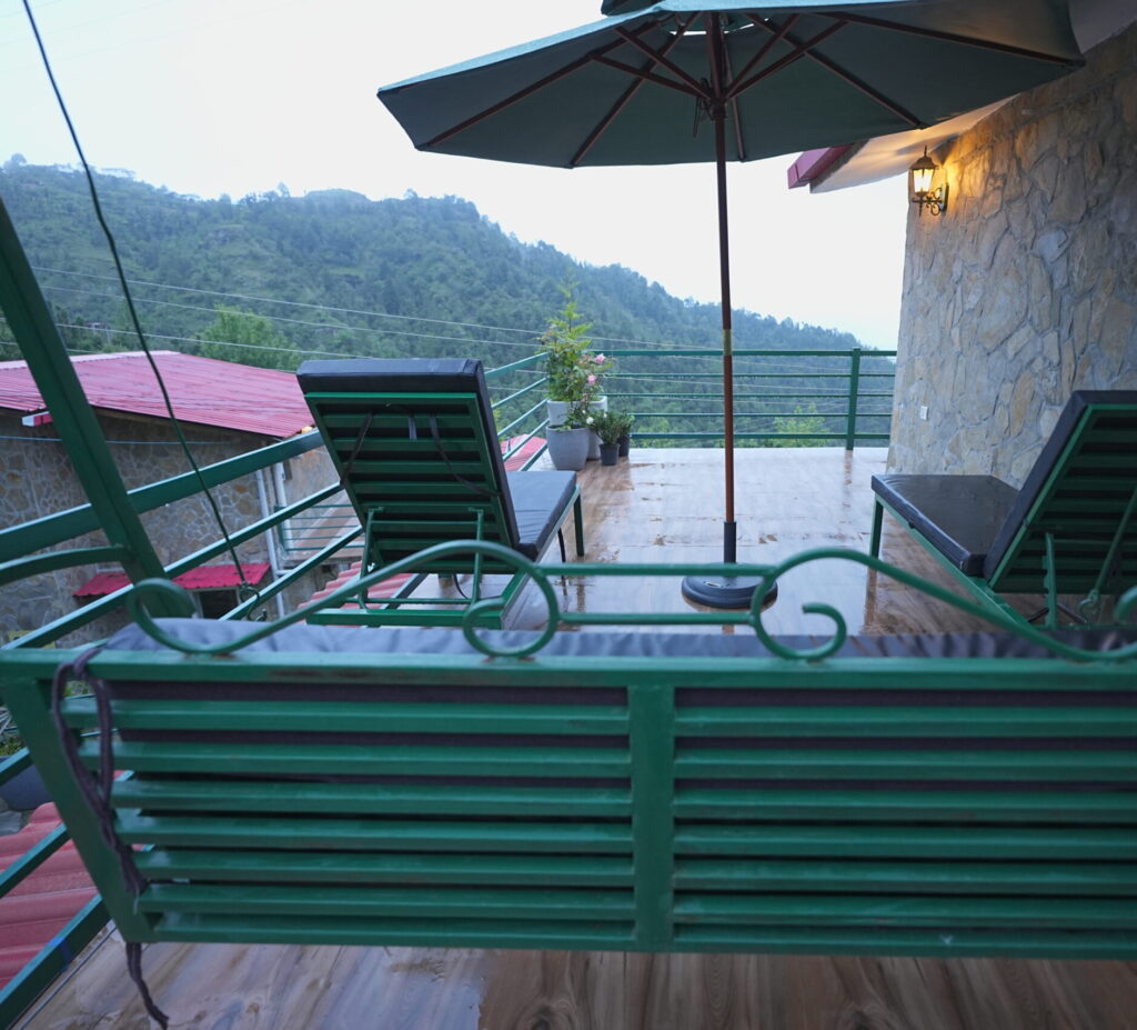 NAINA SUNDECK
